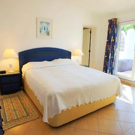 Sleeps 8 Pool Air Con T480090