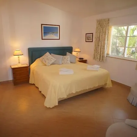 Sleeps 8 Pool Air Con T480090